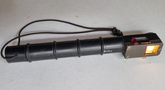 Military Torch (Bardic Systems Ltd) - 1960s - Serial Number 7306 - Image 3