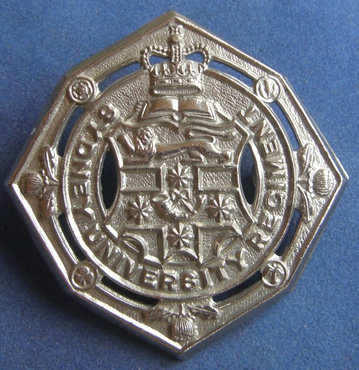 Sydney University Regiment - Pipes and Drums Chrome hat badge - Post 1953