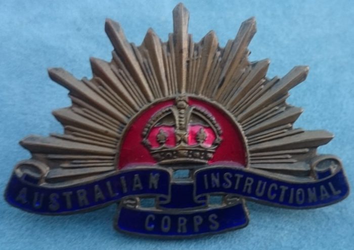 Australian Instructional Corps - Officer Bronze and Enamel Hat Badge 1921 - 55