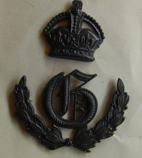 1st Prize Gunner Qualification Badge - 1940 to 1942 (Oxidised)