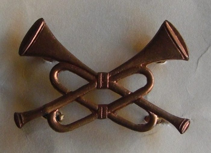 Bugler (Musician) Qualification Badge - 1930 to 1942 (Brass) - Image 2